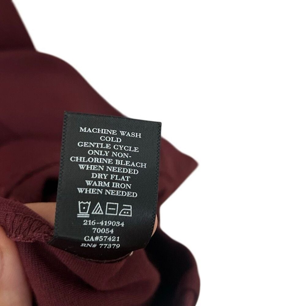 Ann Taylor Ponte Knit V-Back Short Sleeve Stretch Sheath Dress Burgundy Size 4 - Picture 9 of 12
